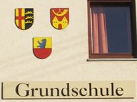 Hauswand der Grundschule