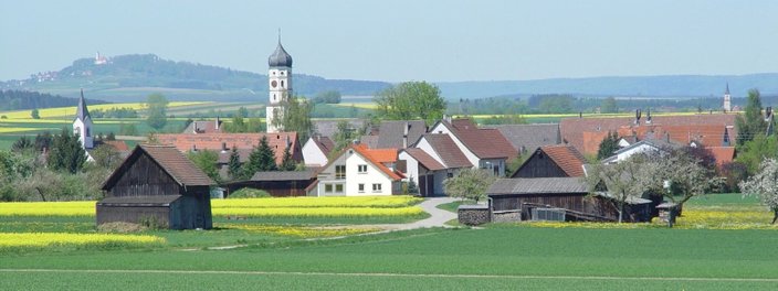 Ortsansicht Attenweiler im Frühling